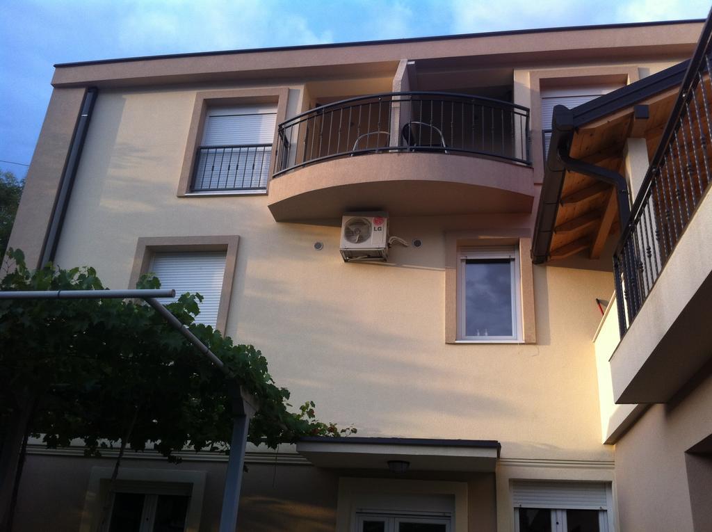 Guesthouse Liska Мостар Экстерьер фото